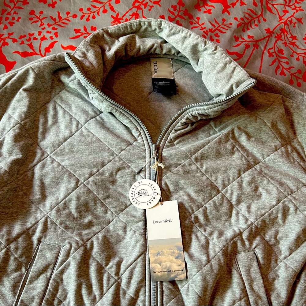 Vuori Women’s Halo Insulated Jacket Quilted Dream Knit Size Small Grey Heather